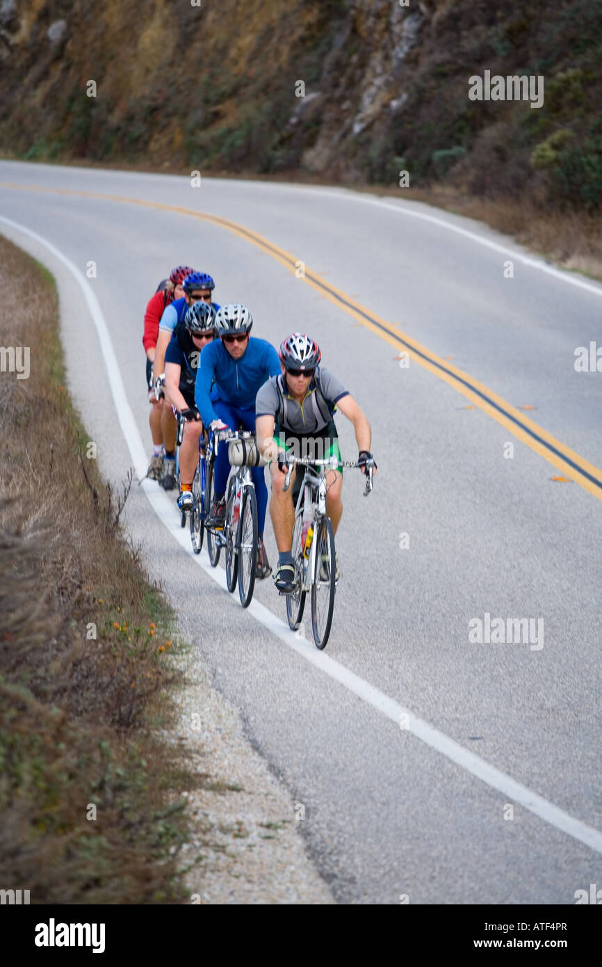 Un groupe de cyclistes Banque D'Images