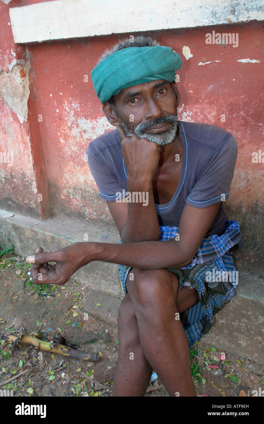 L'homme à un marché local dans le sud de l'Inde ernakulam Banque D'Images