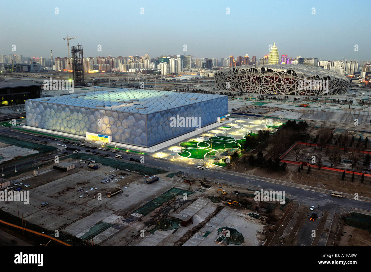 National Stadium et centre de natation pour les Jeux Olympiques de Beijing 2008. 27-Feb-2008 Banque D'Images National Stadium et centre de natation pour les Jeux Olympiques de Beijing 2008. 27-Feb-2008 Banque D'Images
