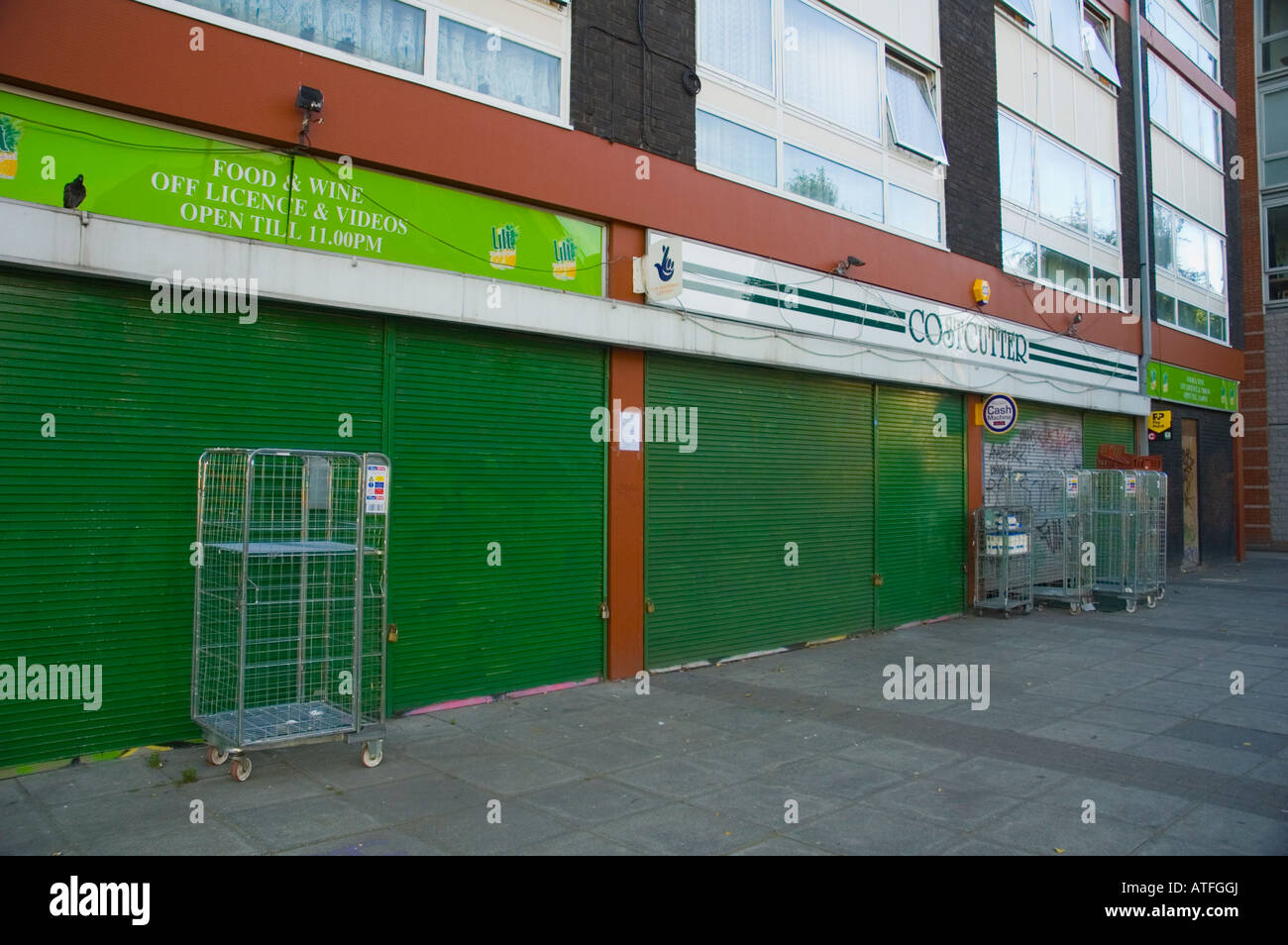 Fermer boutique à Notting Dale district de London England UK Banque D'Images