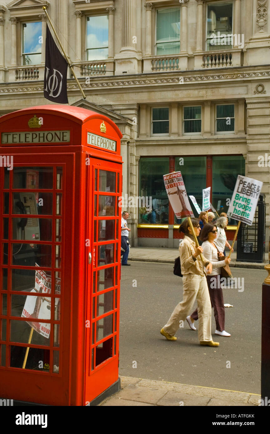 Manifestation anti-guerre dans le centre de Londres, Angleterre, Royaume-Uni Banque D'Images