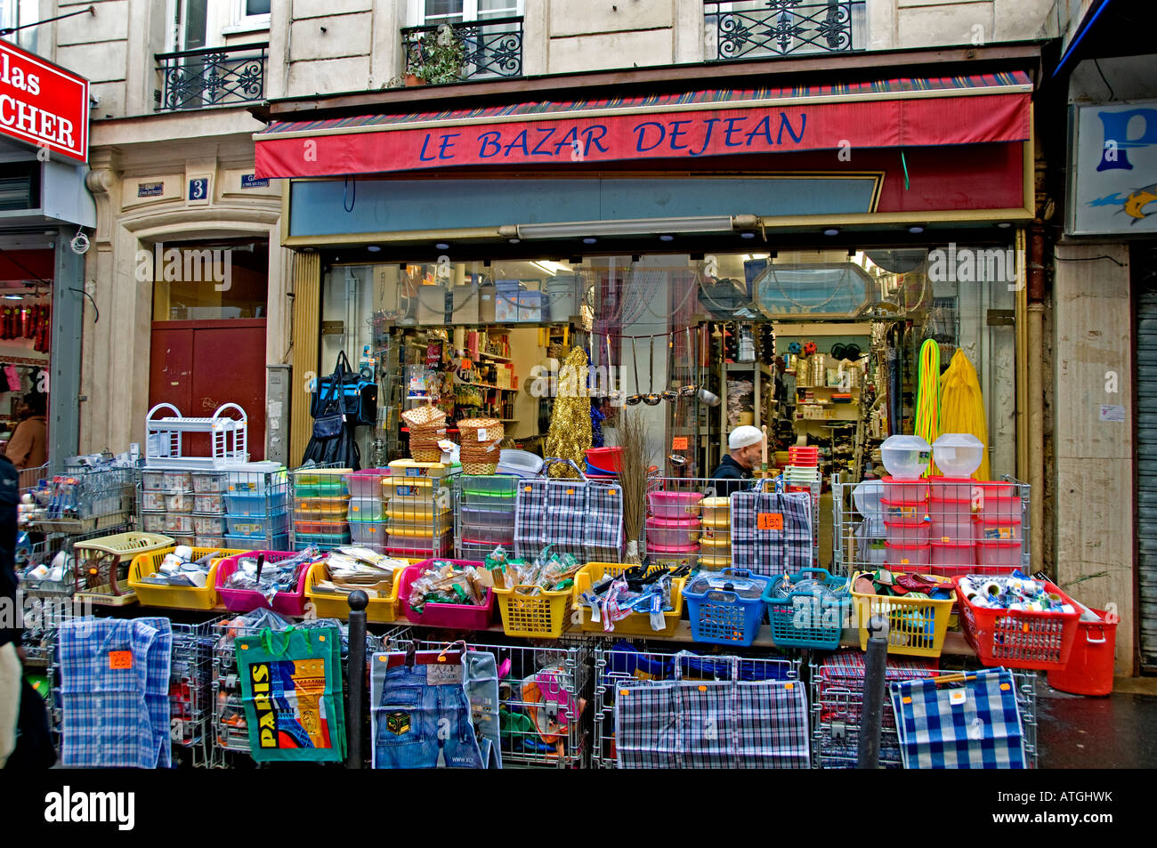 Barbes Rochechouart quartier arabe de l