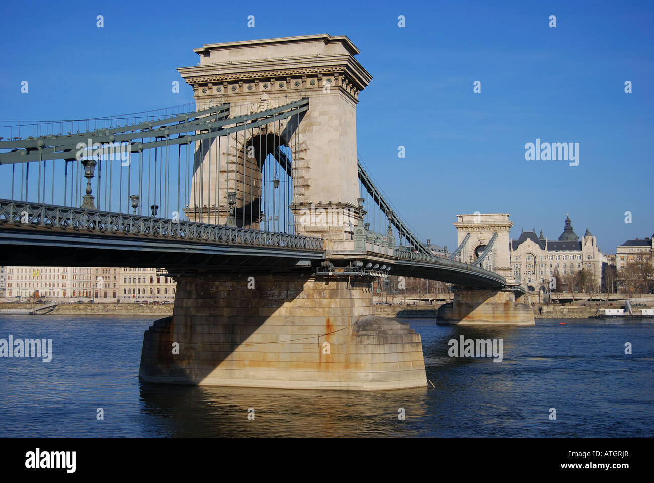 Pont en chaîne sur le Danube, Pest, Budapest, République de Hongrie Banque D'Images