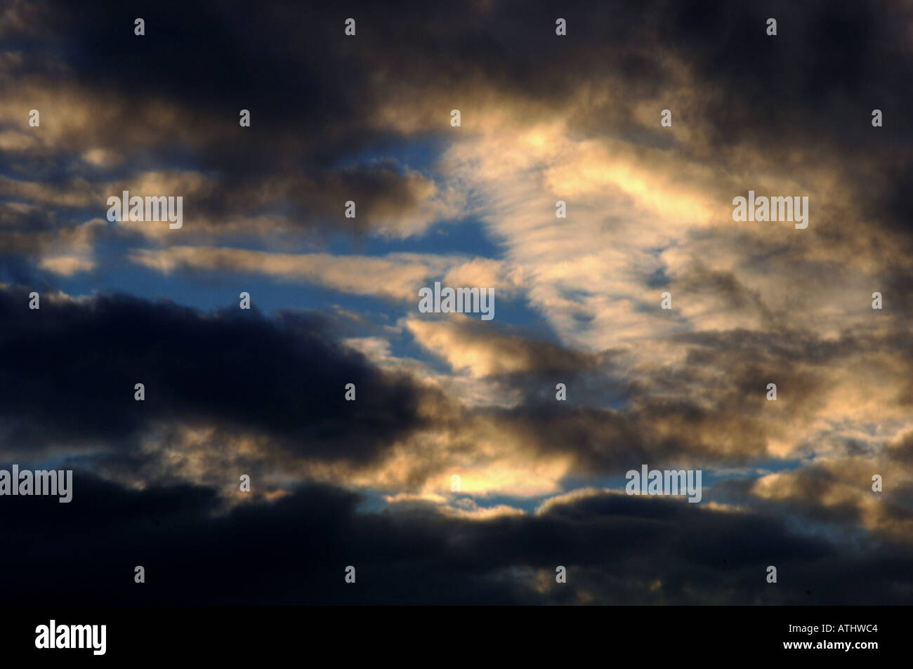 Soir Ciel & Nuages Banque D'Images Soir Ciel & Nuages Banque D'Images