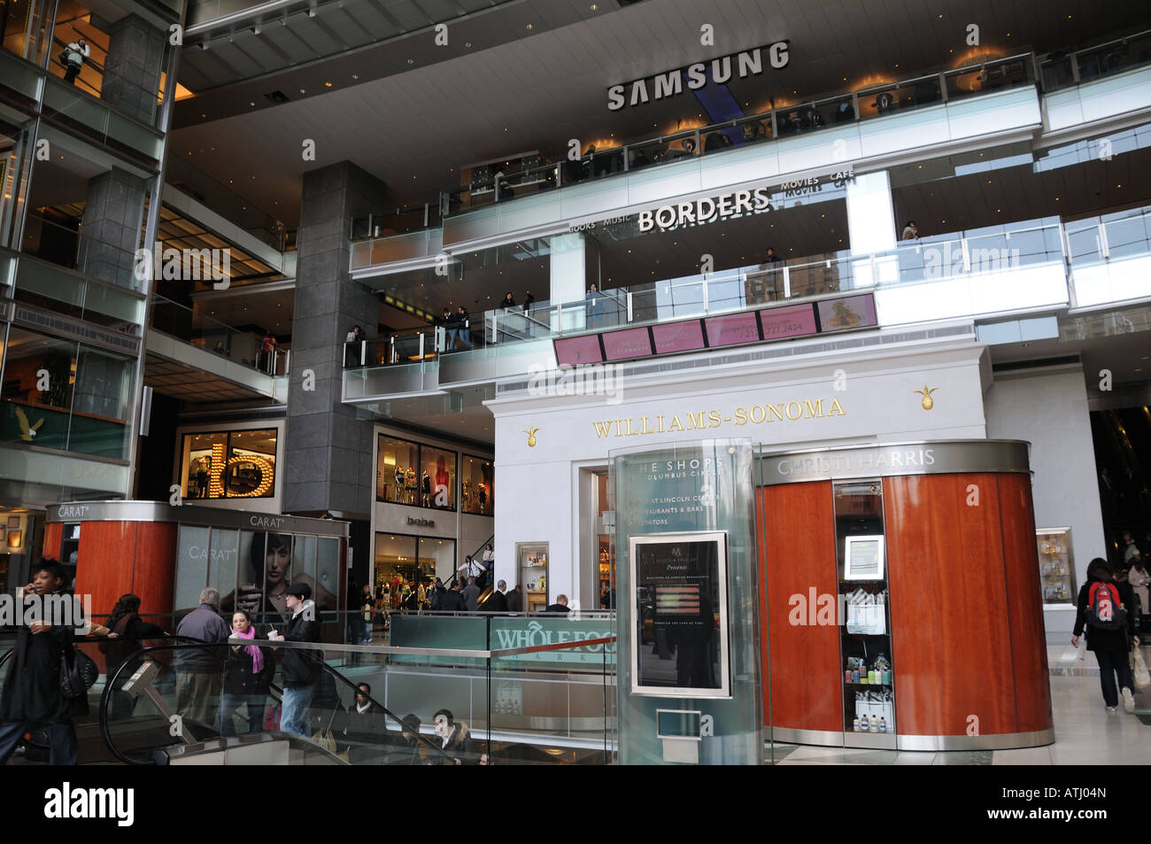 Le hall principal de la Time Warner Center de Columbus Circle, à Manhattan. Banque D'Images