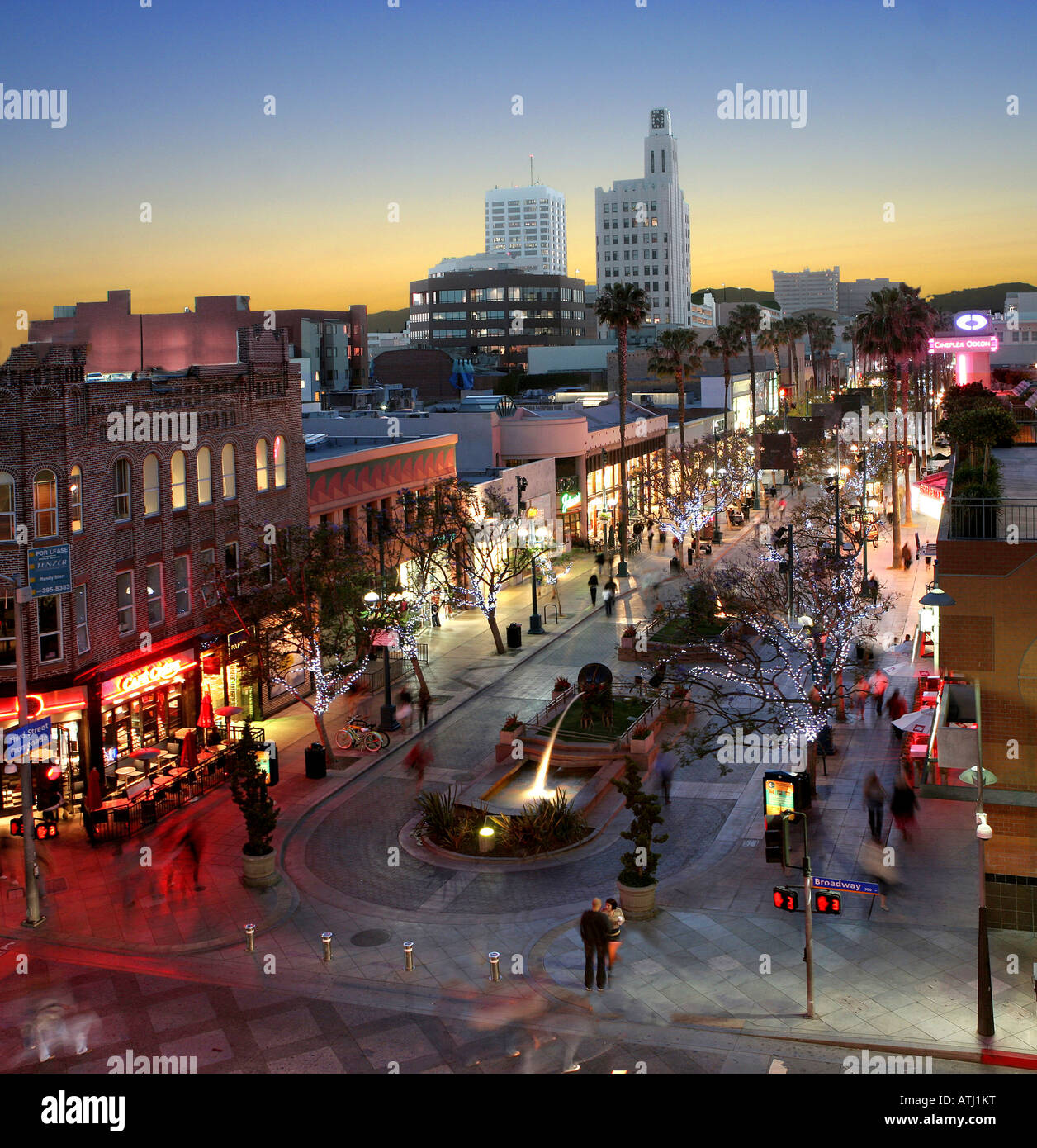 3Rd Street Promenade à Santa Monica en Californie au coucher du soleil Banque D'Images