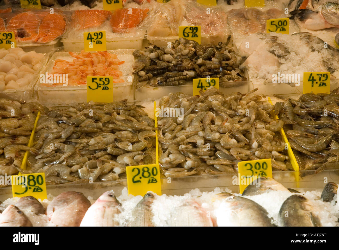 Marché aux poissons en plein air dans le quartier chinois, la ville de New York Banque D'Images