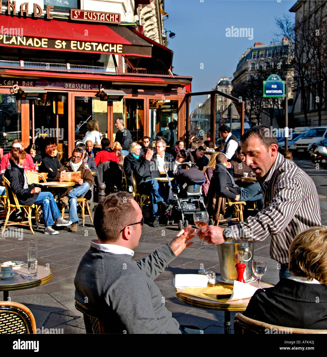 Les Halles Rue Montorgueil Restaurant Terras Forum Paris rue Rambuteau Banque D'Images