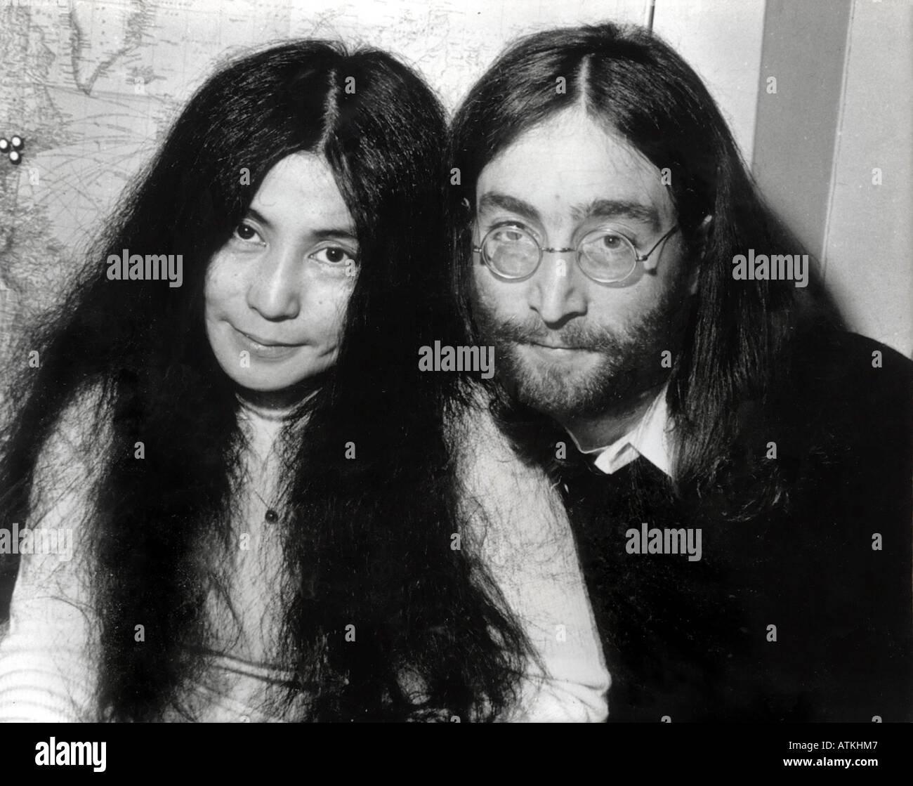John Lennon et Yoko Ono en juillet 1973 Banque D'Images