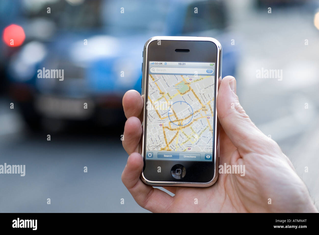 Google maps sur Apple iPhone indiquant l'emplacement de l'utilisateur, London, England, UK Banque D'Images