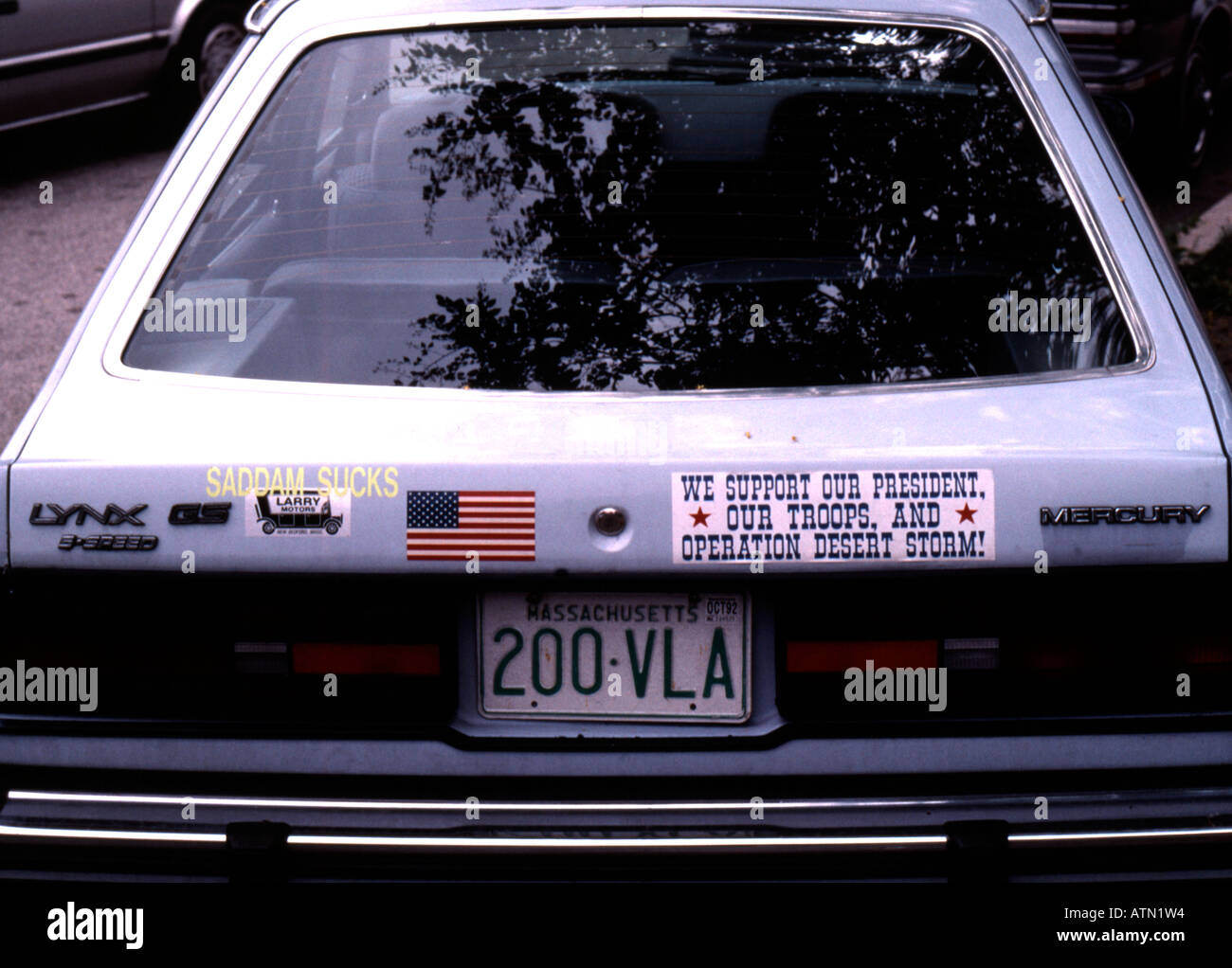 Anti-patriotiques et Saddam autocollants sur voiture à USA Banque D'Images