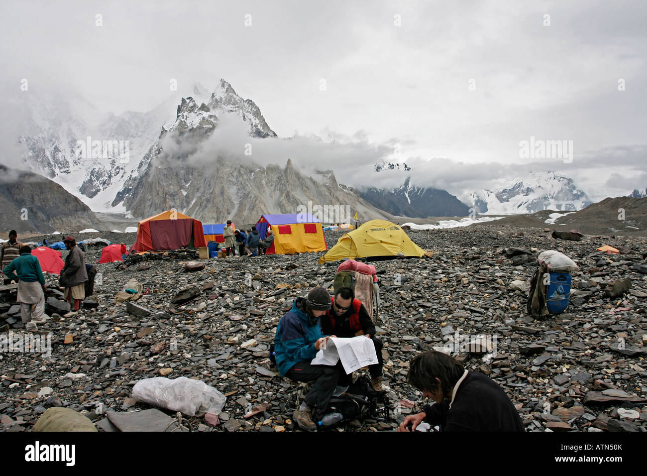 Camp à Goro II ,glacier du baltoro, baltistan, au Pakistan. Banque D'Images