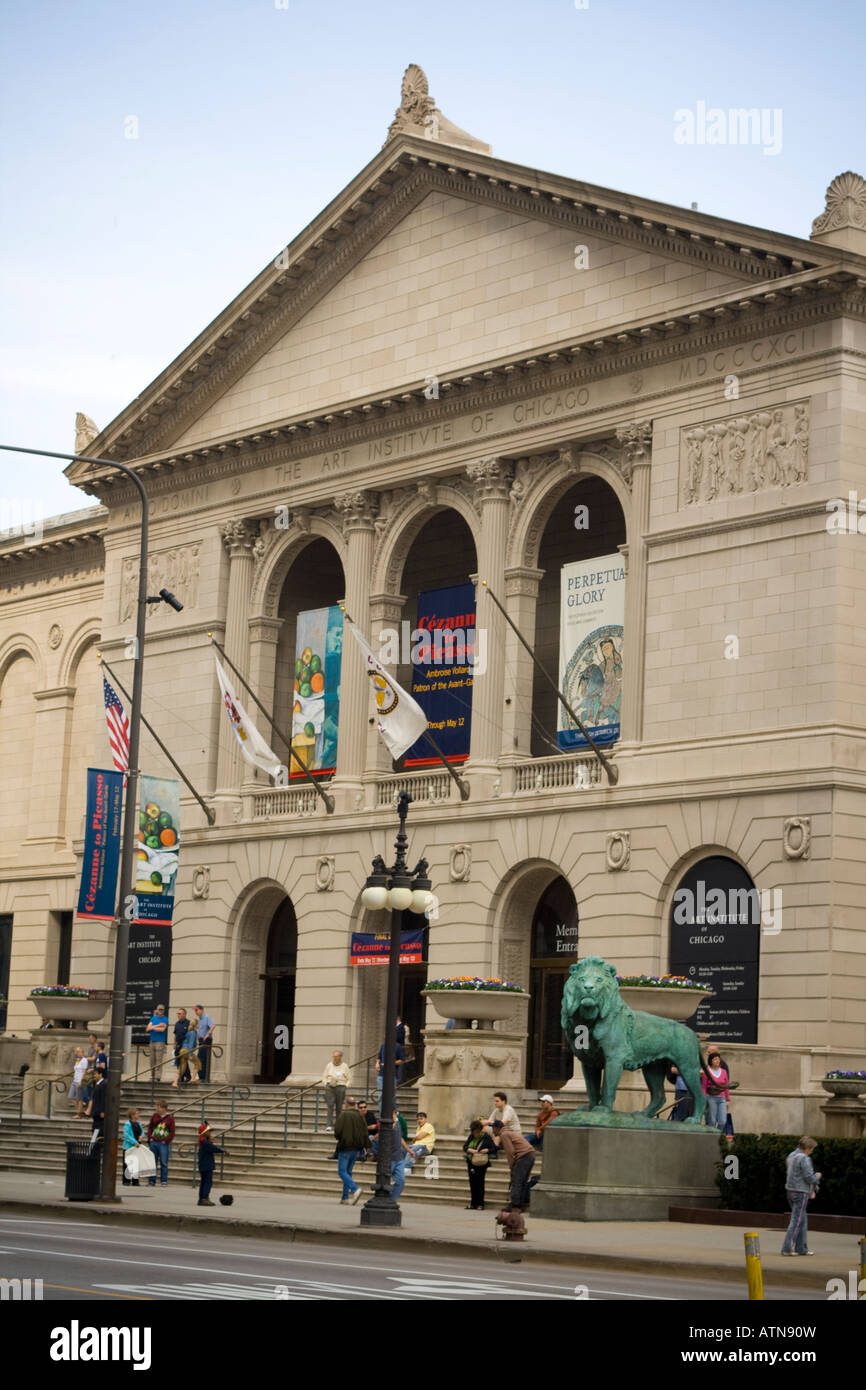 L'Art Institute de Chicago, dans l'Illinois, l'étape avant de nombreuses personnes les touristes les visiteurs entrant sortant Banque D'Images