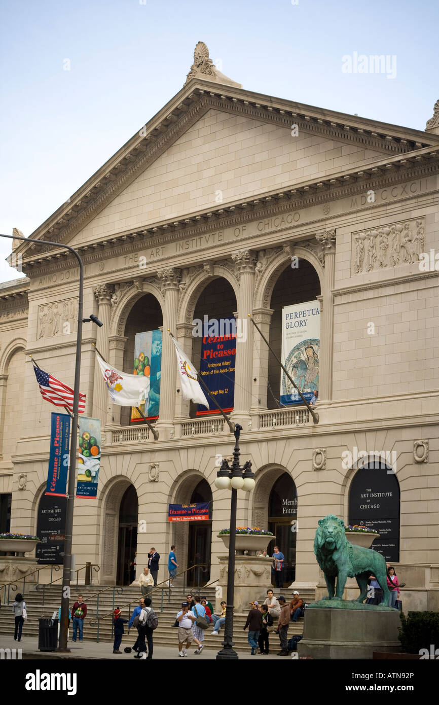 L'Art Institute de Chicago, dans l'Illinois, l'étape avant de nombreuses personnes les touristes les visiteurs entrant sortant Banque D'Images