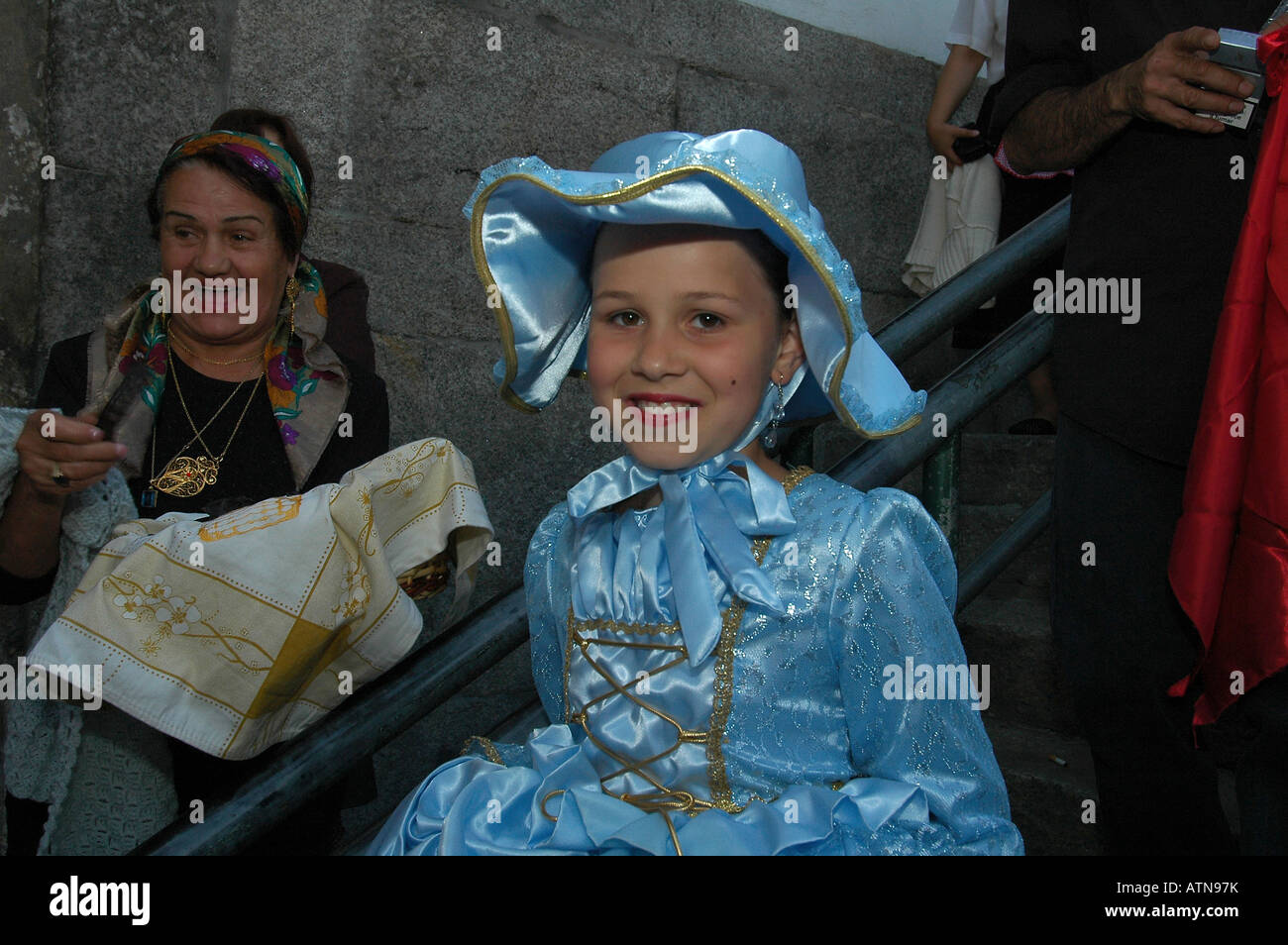 Membres de la communauté tsigane célèbre Festa de Sao Joao do Porto ou fête de la St Jean dans la ville de Porto au nord du Portugal Banque D'Images