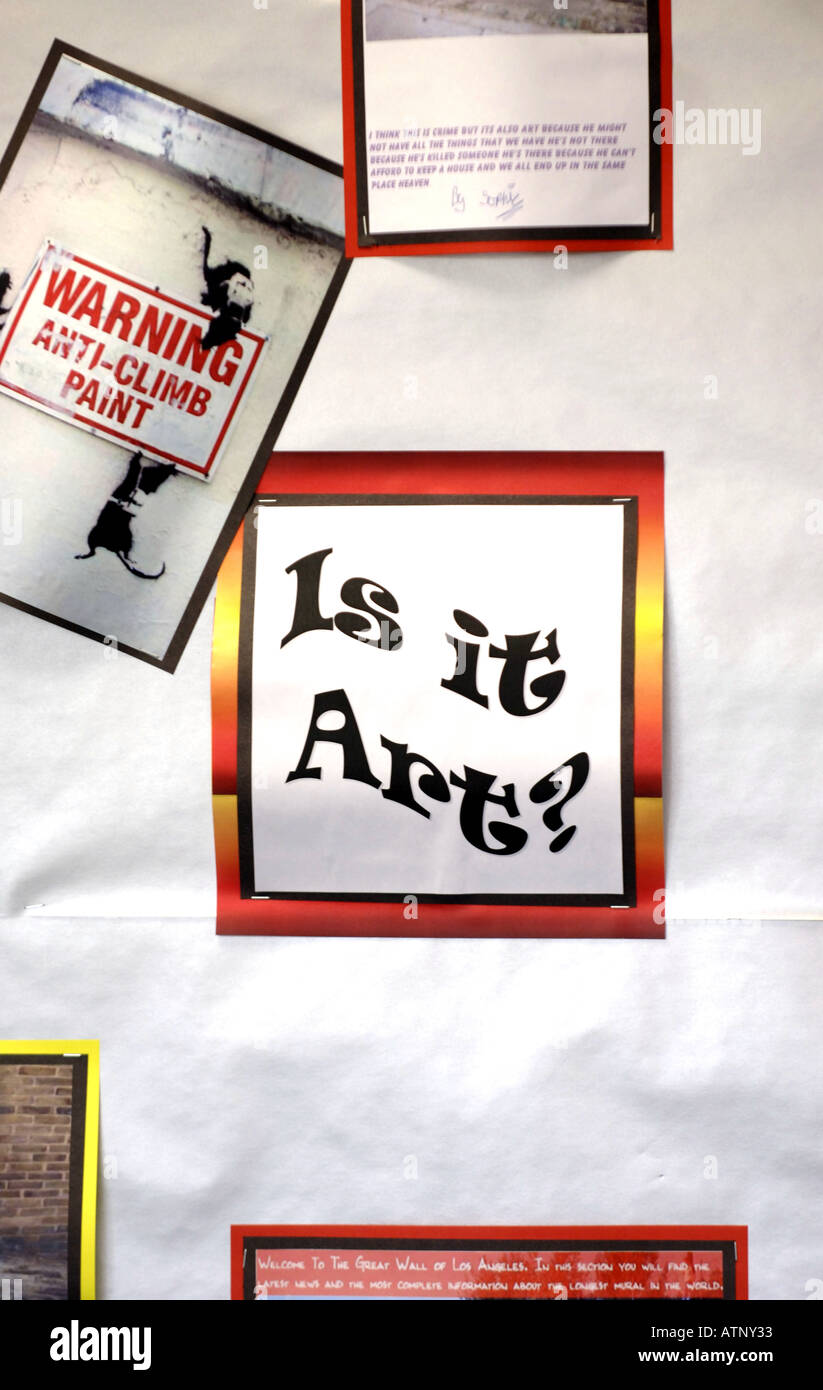 Les graffitis, l'affichage de l'école, l'éducation, le crime, criminel, art, moderne, couleur, couleur, vertical, la scolarisation, l'apprentissage, les jeunes, urbains, s Banque D'Images