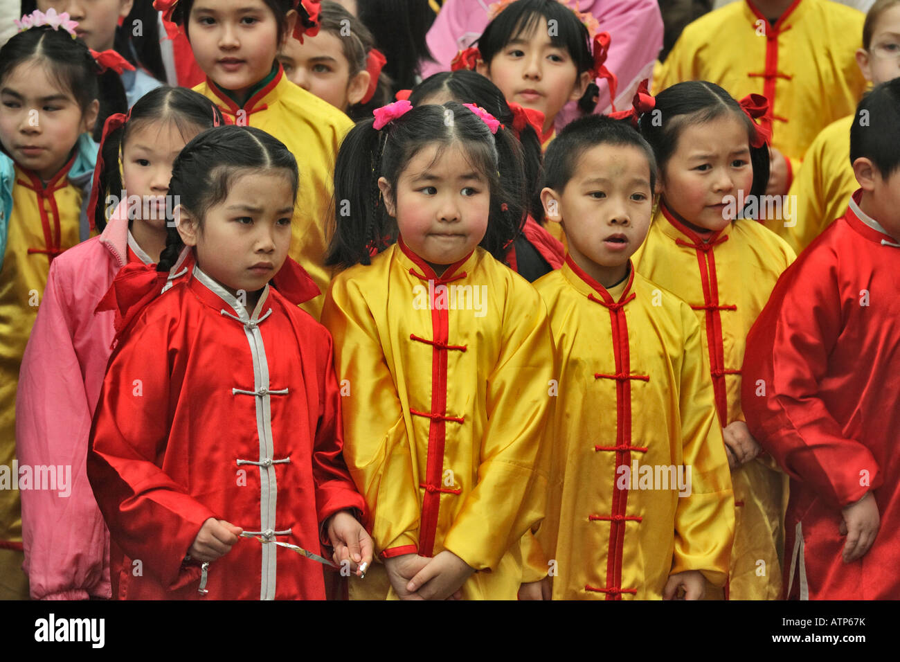 Les jeunes participants en célébration du Nouvel An chinois annuel Victoria British Columbia Canada Banque D'Images