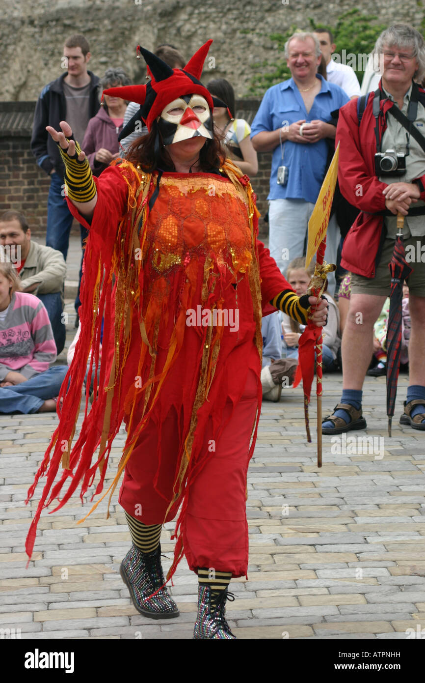 Festival du costume rouge balaie actrice singe dvd Banque D'Images