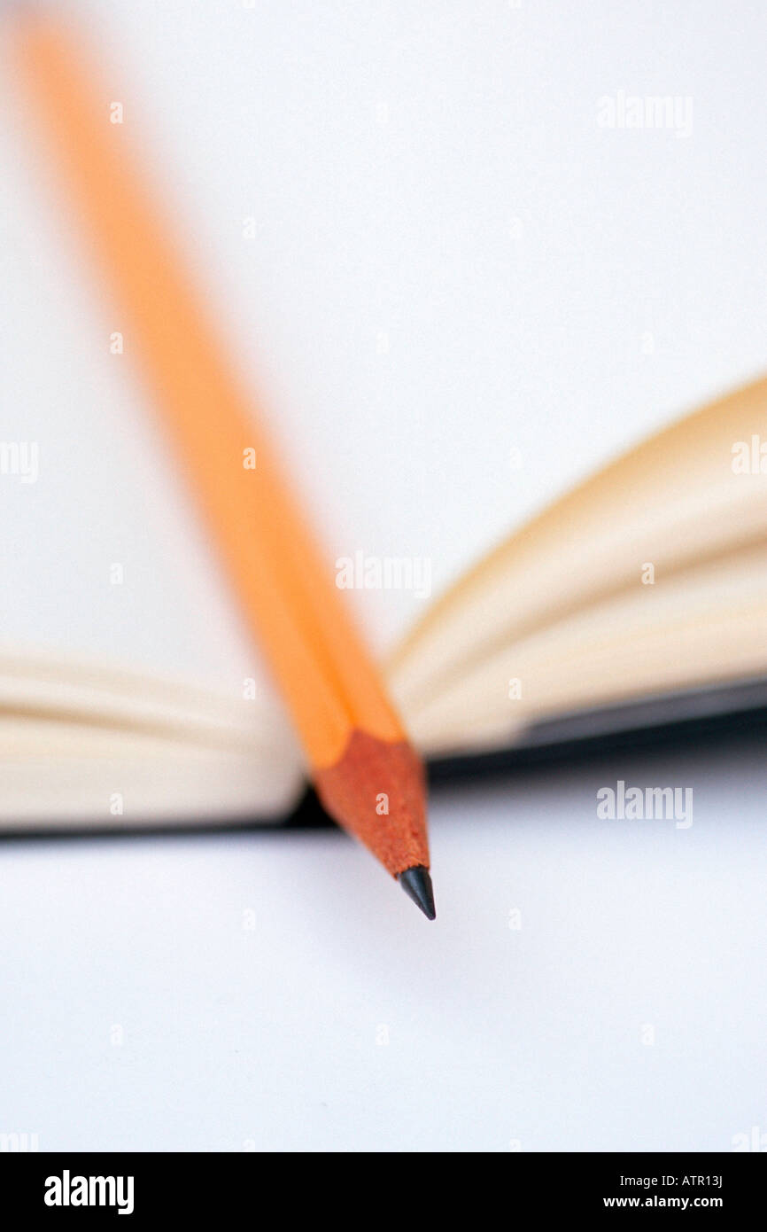 Le bloc-notes et crayon Banque D'Images