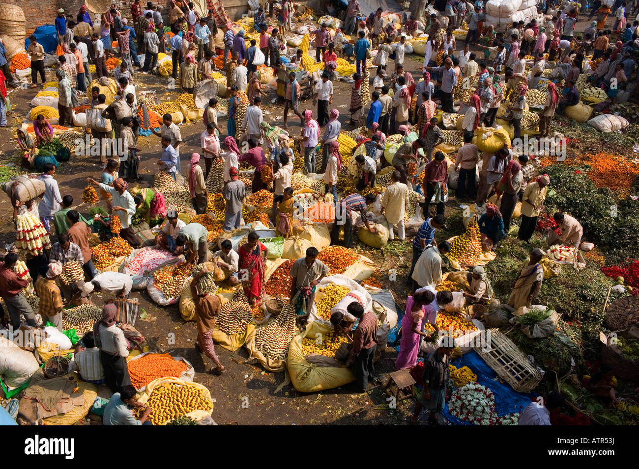 Un marché aux fleurs à Kolkata (Calcutta). Banque D'Images