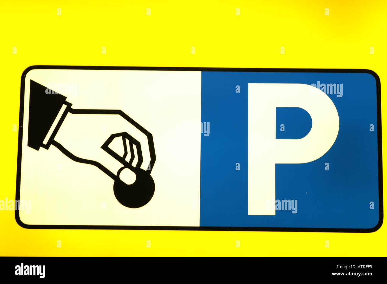 Signe, parking, part à l'aide d'une pièce, payer, ticket machine Banque D'Images
