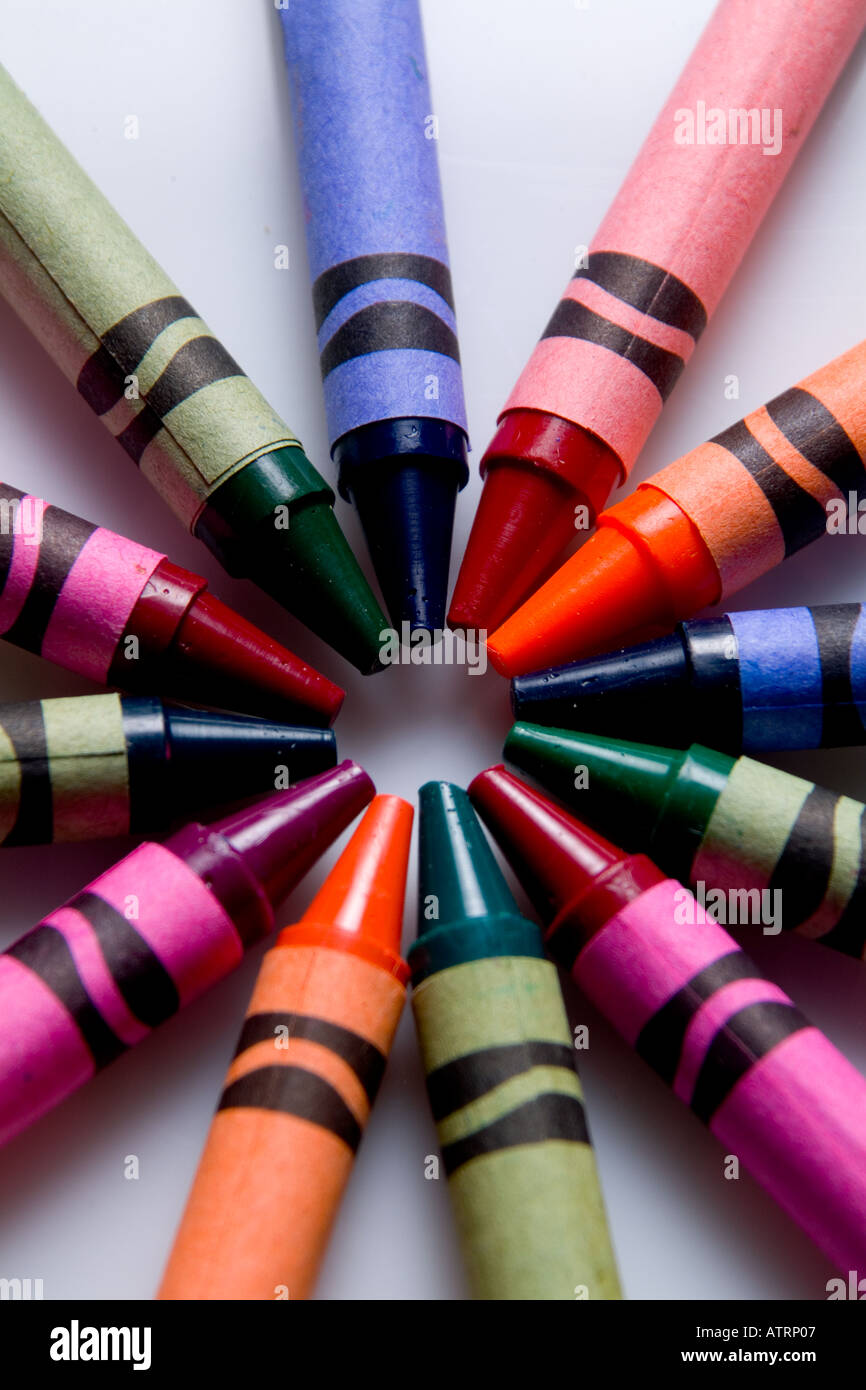 Crayons multicolores en cercle Banque D'Images