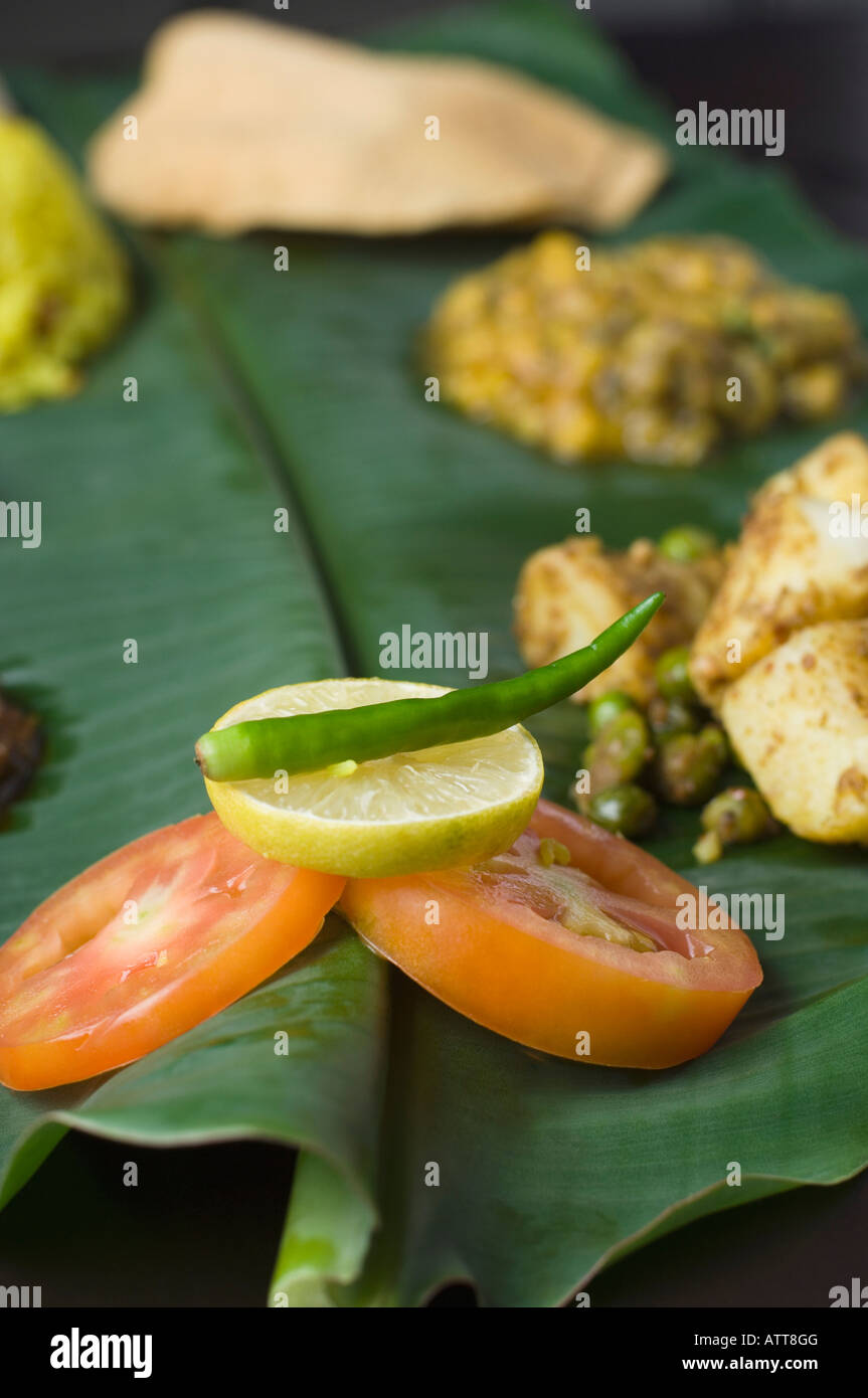 Close-up of Indian food sur une feuille de bananier Banque D'Images