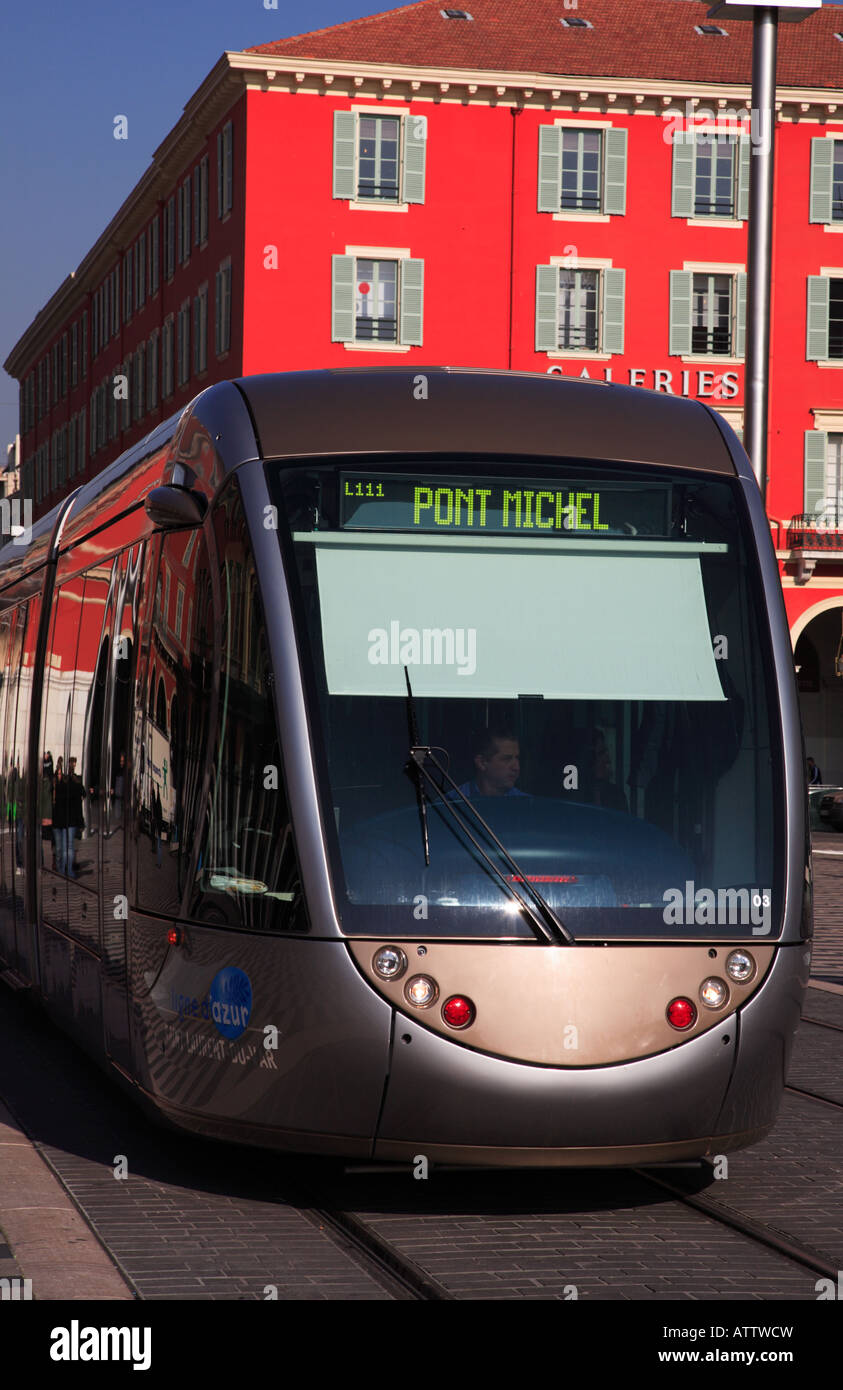 Nouvelle ligne de tramway d'Azur en passant par la Place Masséna à Nice Banque D'Images