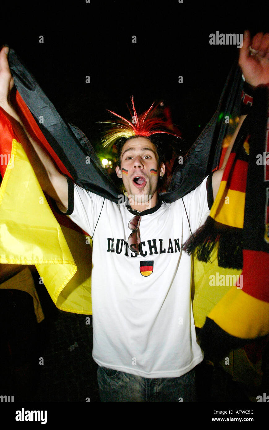 Les amateurs de football allemande célébrant la coupe du monde 2006 Banque D'Images