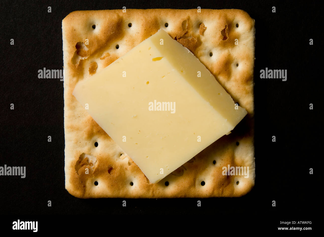 Crème Jacobs avec Cracker une tranche de fromage cheddar Banque D'Images