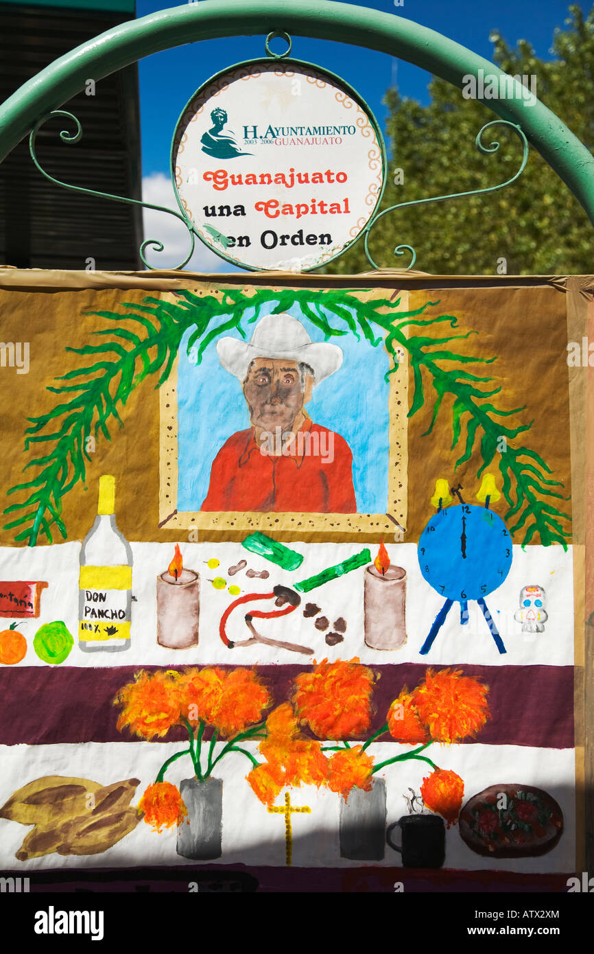 Mexique Guanajuato Peinture affichée sur pancarte sous signe pour le gouvernement local Banque D'Images