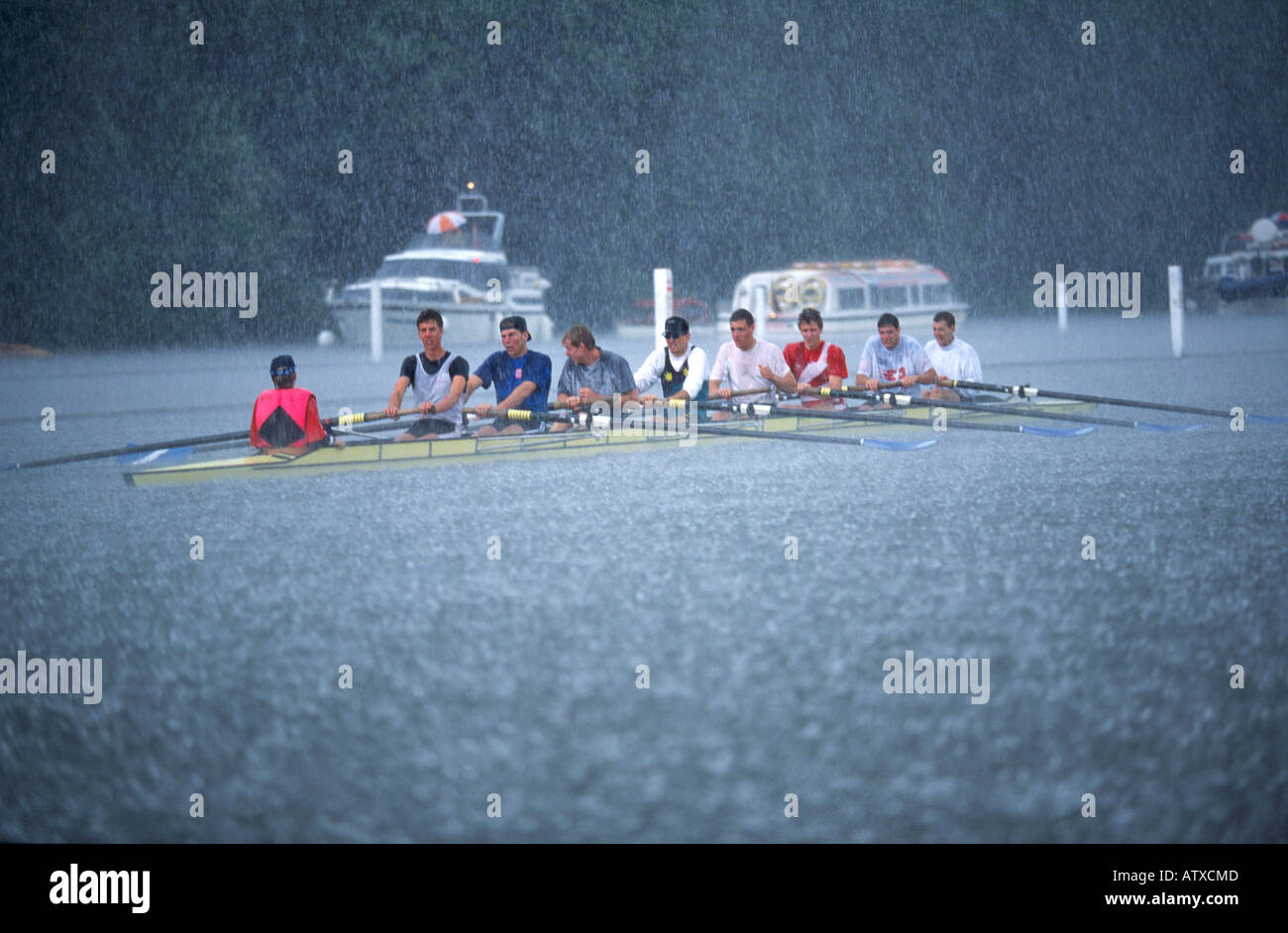 Henley Royal Regatta Henley Oxfordshire en juillet 1990 l'Aviron annuelle a lieu chaque juillet Banque D'Images