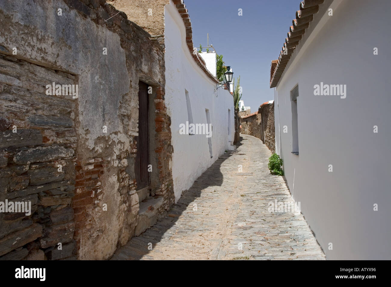 Petites Rues pavées de Monsaraz Portugal Banque D'Images