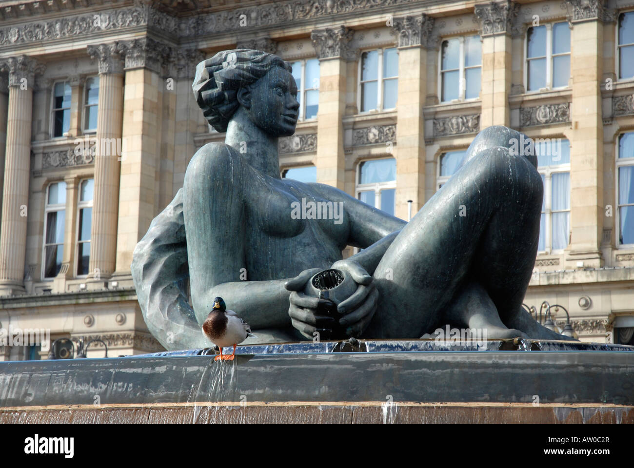 La Statue de la fontaine de la Place Victoria à l'extérieur de la Chambre du Conseil. Birmingham, West Midlands, England, UK. Banque D'Images