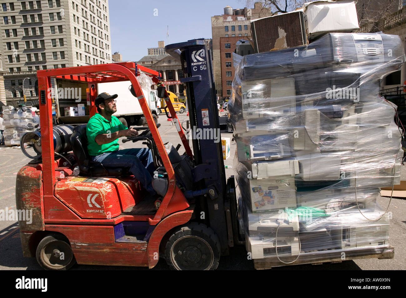 Collecte des déchets de l'électronique pour le recyclage de l'événement à New York USA 2007 Banque D'Images