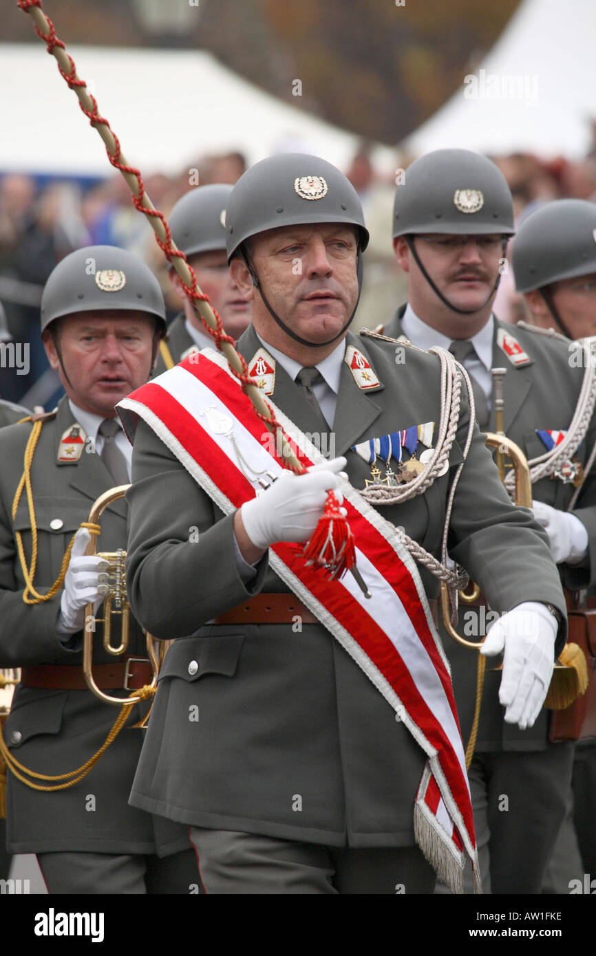 Musicien militaire sur la Heldenplatz (Place des Héros) à Vienne, Autriche Banque D'Images