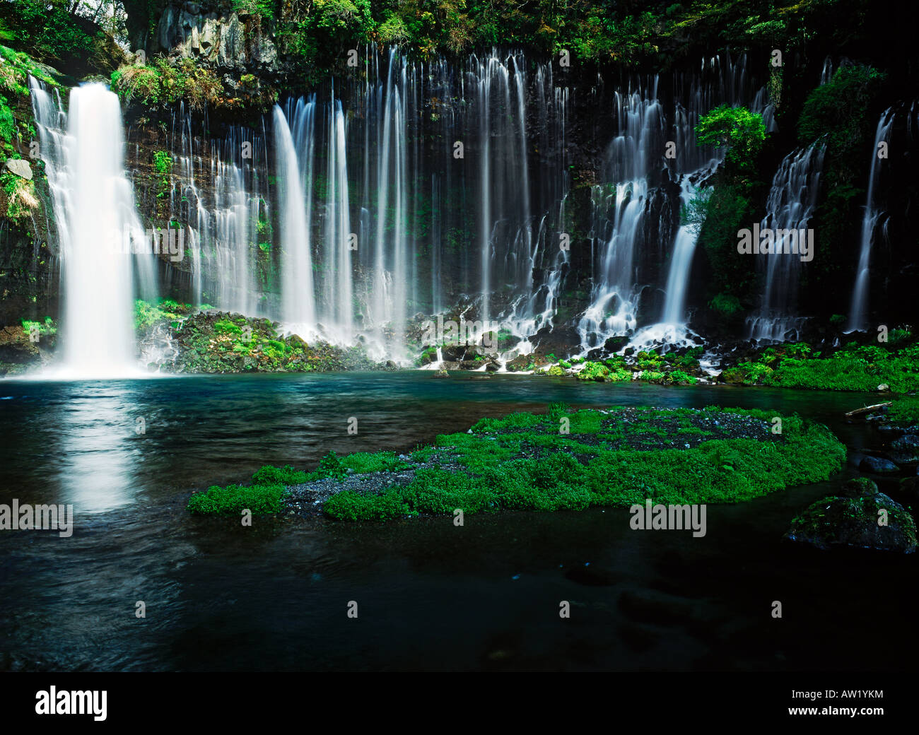 Chutes d'eau Shiraito au pied du Mont Fuji au Japon Banque D'Images