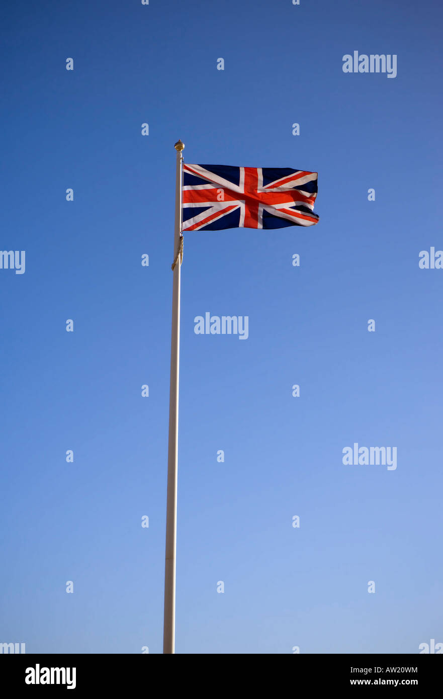 Union Jack flag sur un mât Banque D'Images