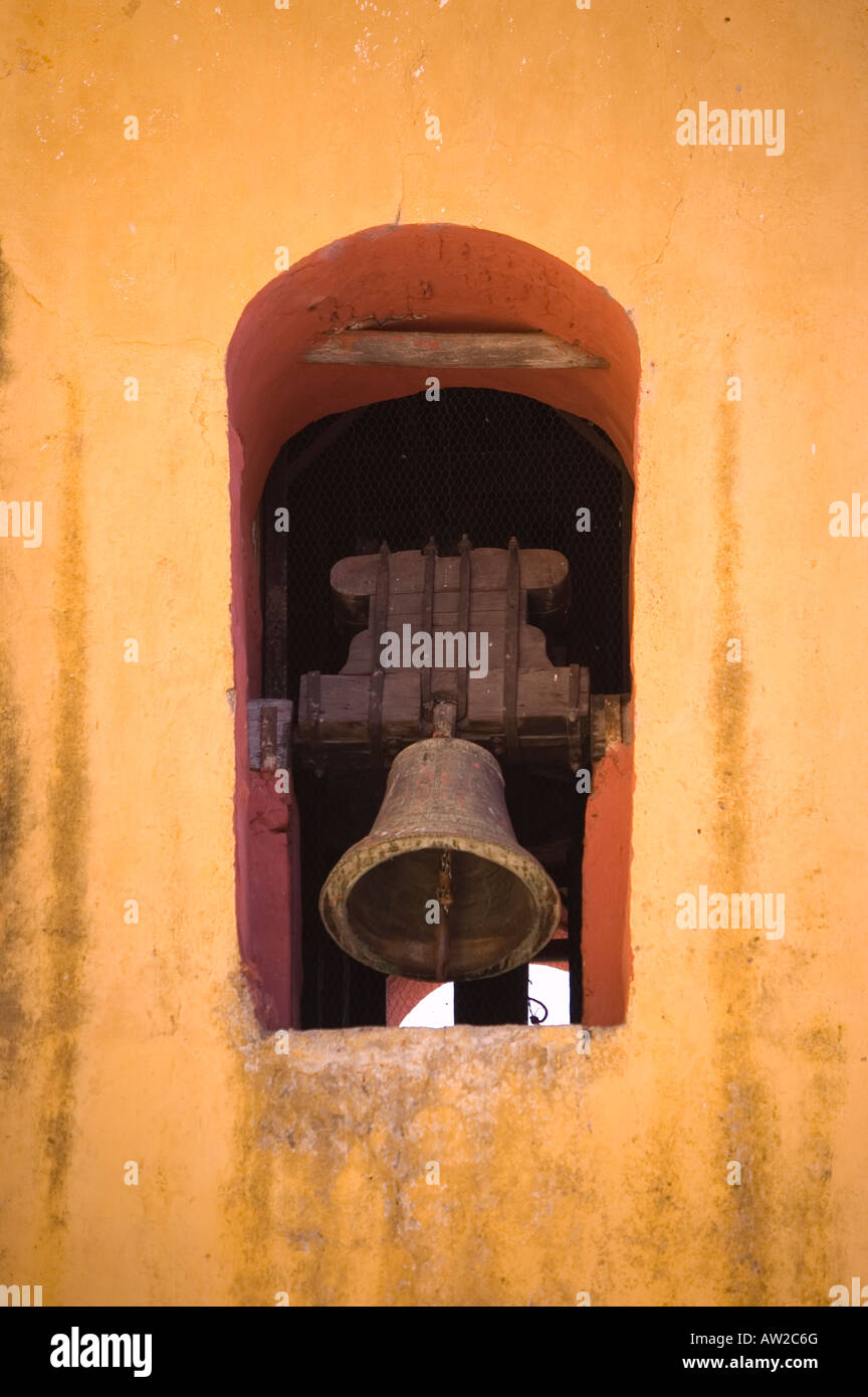 Ancienne église Bell dans une cathédrale mexicaine au Chiapas au Mexique Banque D'Images