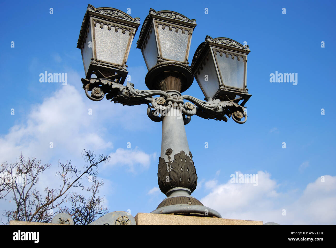 Grande lampe à gaz sur le Pont des Chaînes, Buda, Budapest, Hongrie Banque D'Images
