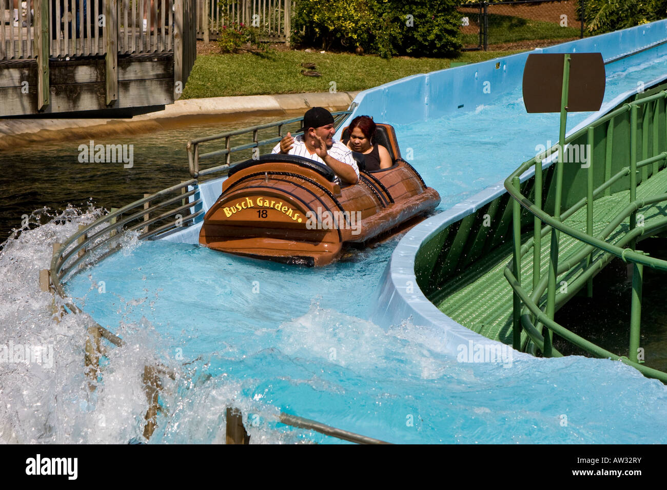 Busch Gardens log flume ride Banque D'Images