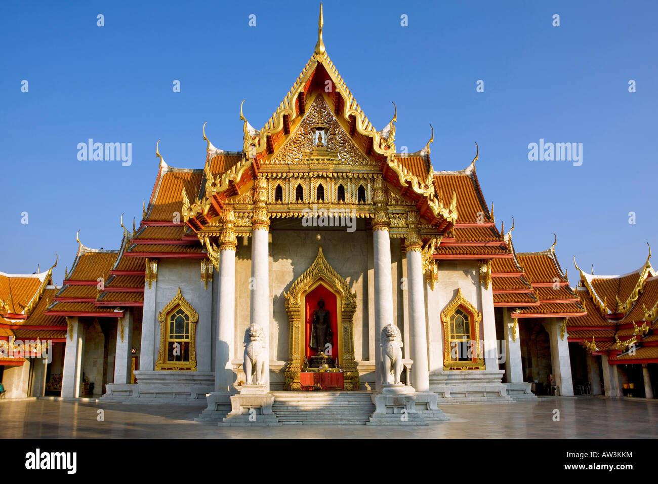 Wat Benchamabophit temple à Bangkok en Thaïlande Banque D'Images