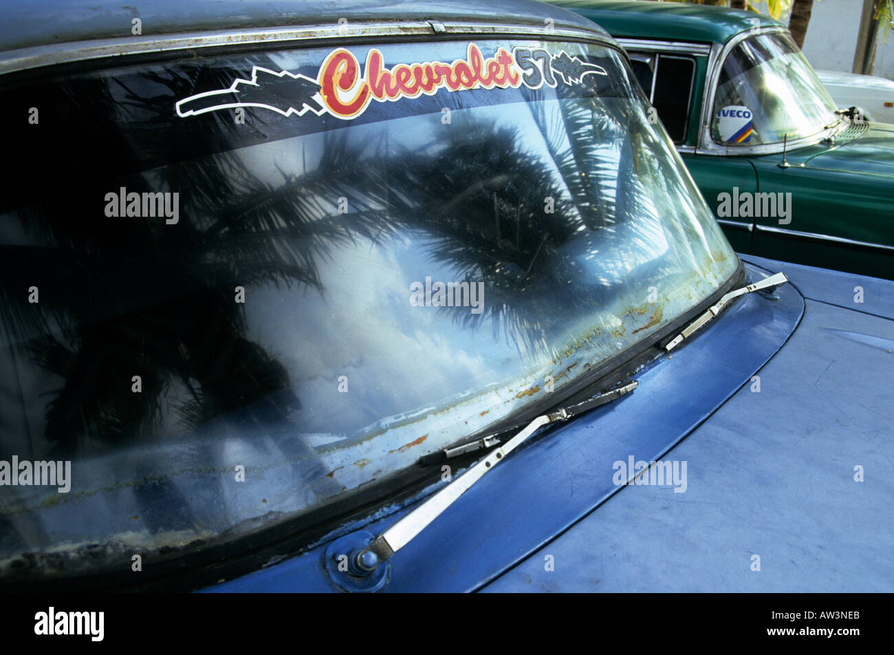 Chevrolet Classic car sur la rue Matanzas Cuba Banque D'Images