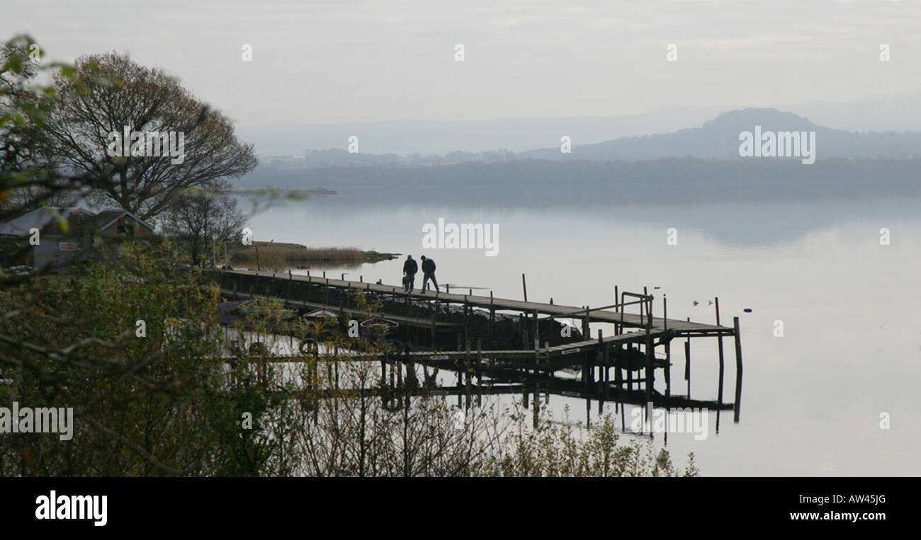 Le BONNY BONNY rives du Loch Lomond. BALMAHA JETÉE SUR LE CÔTÉ EST DU LOCH. L'Écosse au Royaume-Uni. Banque D'Images