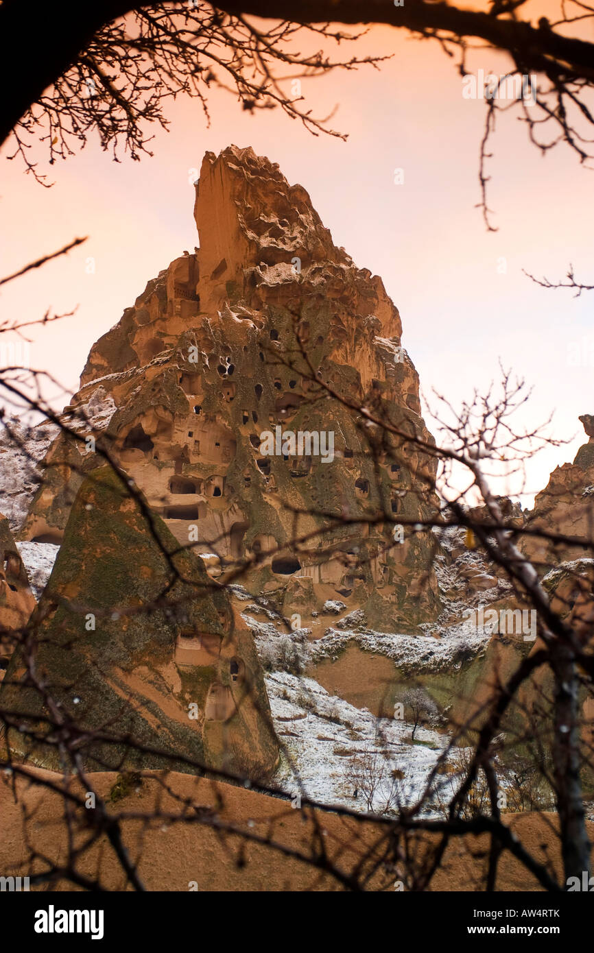 L'étrange sculpté et structures évidées de Göreme, Cappadoce, Turquie pendant le gel de l'hiver. Banque D'Images