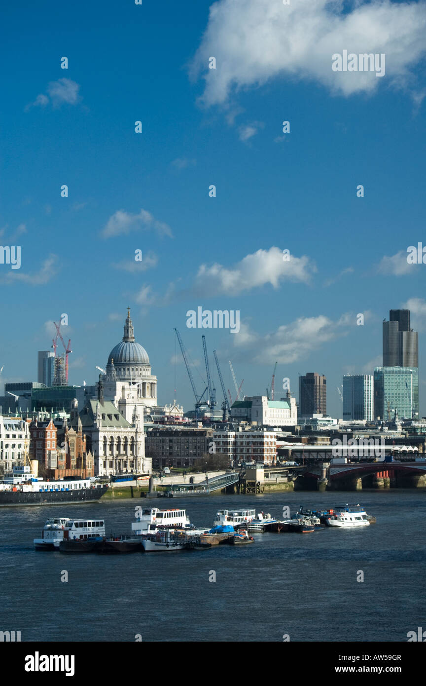 Des toits de Londres vu de Waterloo Bridge Banque D'Images