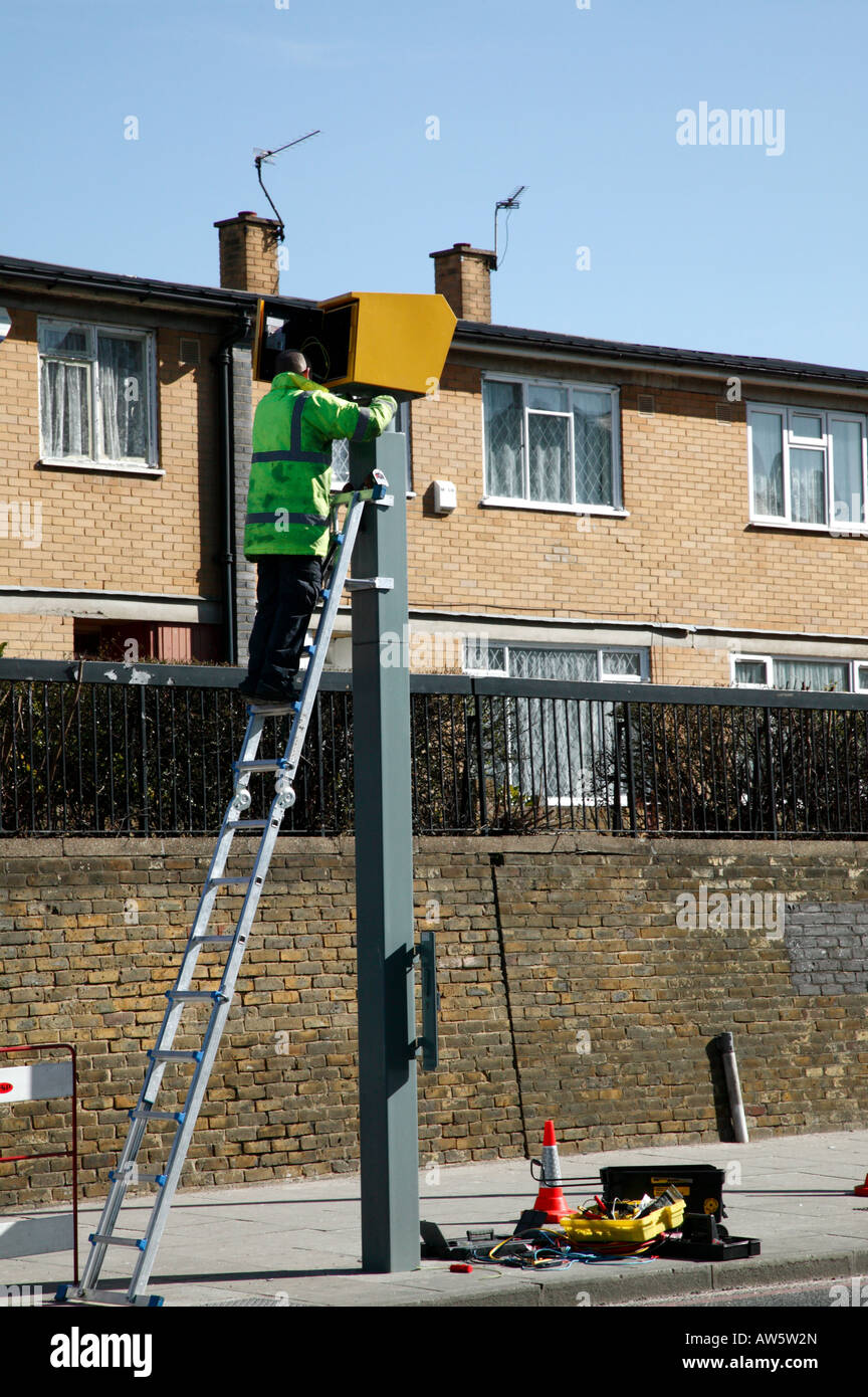 Une nouvelle caméra Internet de FIRE@will est installé dans la région de Lee High Road, Banque D'Images