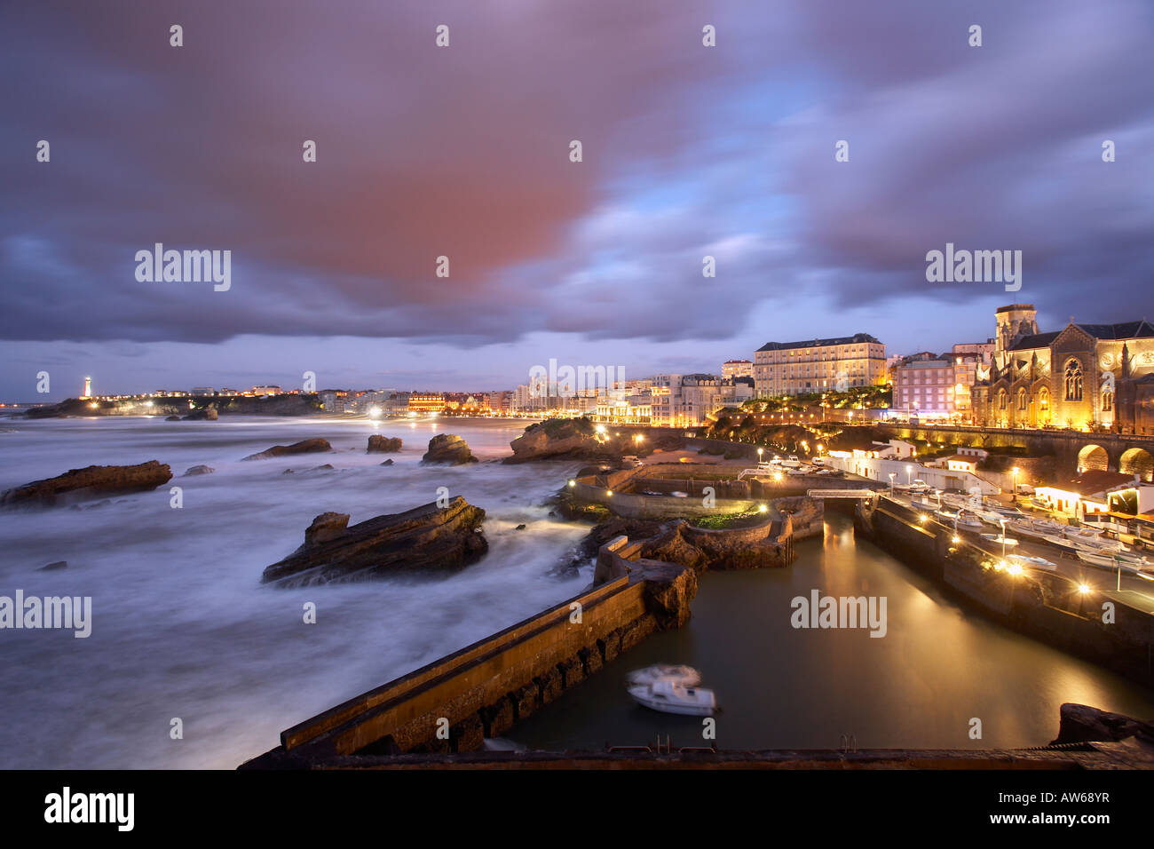 Coucher du soleil sur la ville de Biarritz France Banque D'Images