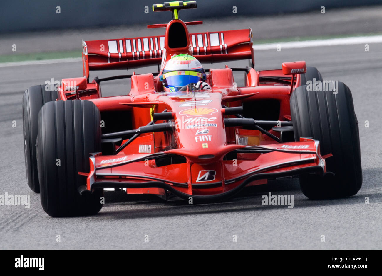 Felipe Massa BRA dans la voiture de course Ferrari F2008 de Formule 1 pendant une session de test sur le circuit de Catalunya Banque D'Images