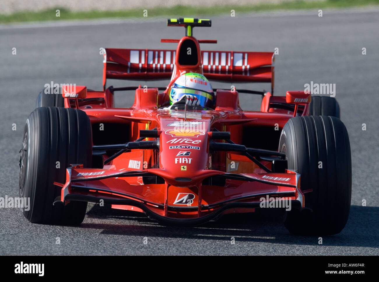 Felipe Massa BRA dans la voiture de course Ferrari F2008 de Formule 1 pendant une session de test sur le circuit de Catalunya Banque D'Images